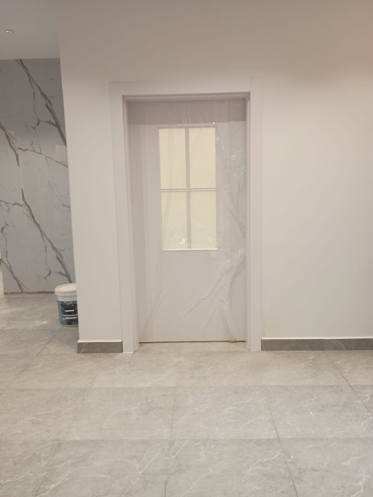 باب wpc ستاندر مع زجاج 50%