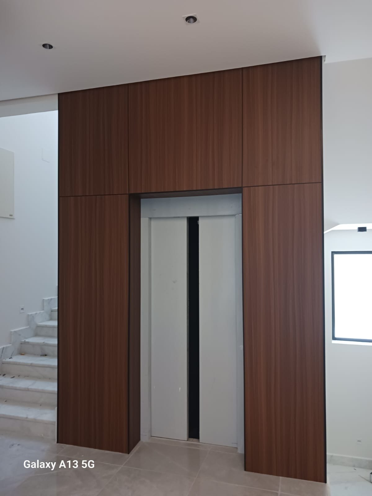 ديكور تلبيسات جدارية مدخل مصعد 2